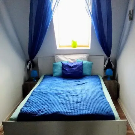 Schwarzer Adler Mit 3 Schlafzimmer, Wz, Küche, Bad * Markisch Buchholz