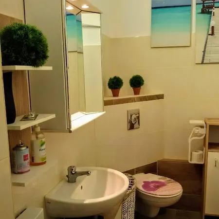 Apartment Schwarzer Adler Mit 3 Schlafzimmer, Wz, Küche, Bad *