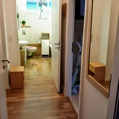 Schwarzer Adler Mit 3 Schlafzimmer, Wz, Küche, Bad Apartment