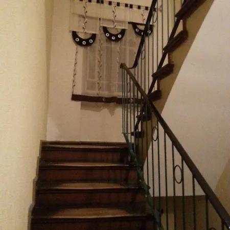 Schwarzer Adler Mit 3 Schlafzimmer, Wz, Küche, Bad Apartment *