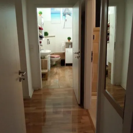 Schwarzer Adler Mit 3 Schlafzimmer, Wz, Kueche, Bad * Markisch Buchholz