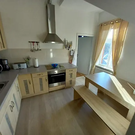 Schwarzer Adler Mit 3 Schlafzimmer, Wz, Kueche, Bad Apartment Markisch Buchholz