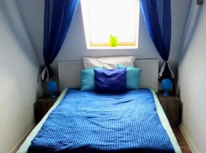 Schwarzer Adler Mit 3 Schlafzimmer, Wz, Kueche, Bad * Markisch Buchholz