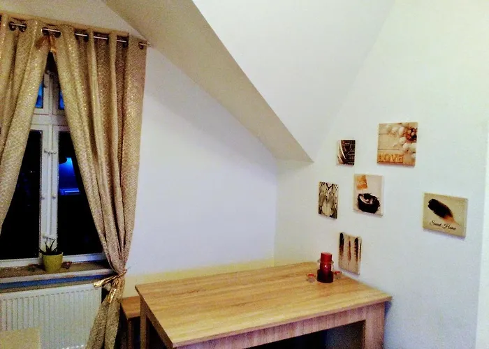 아파트 Schwarzer Adler Mit 3 Schlafzimmer, Wz, Kueche, Bad