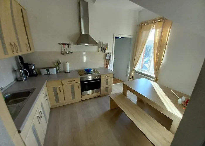 Schwarzer Adler Mit 3 Schlafzimmer, Wz, Kueche, Bad 아파트 Markisch Buchholz