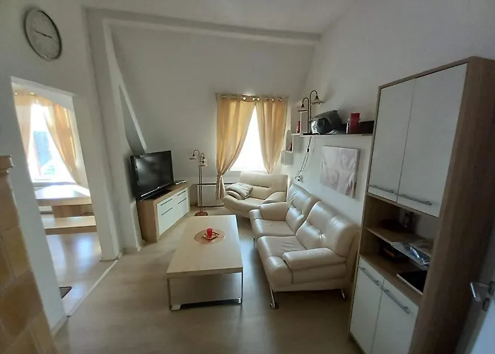 アパート Schwarzer Adler Mit 3 Schlafzimmer, Wz, Kueche, Bad