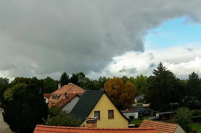 Schwarzer Adler Mit 3 Schlafzimmer, Wz, Kueche, Bad